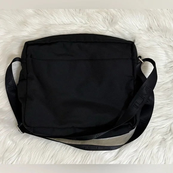 TUMI Leather Shoulder Bag Men’s Business Casual Black Luxury - Picture 9 of 9